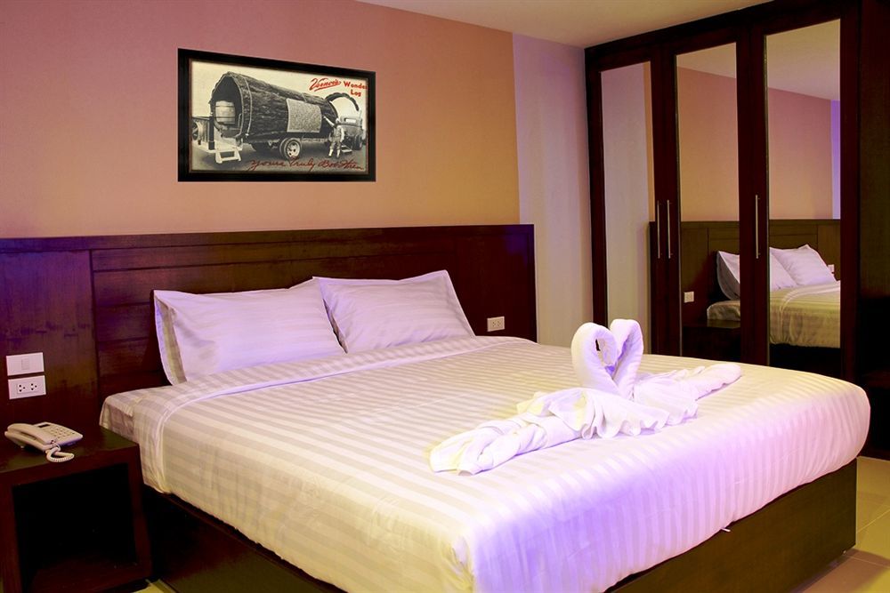 Oyo 373 Mc Ginger House Hotel Patong Buitenkant foto