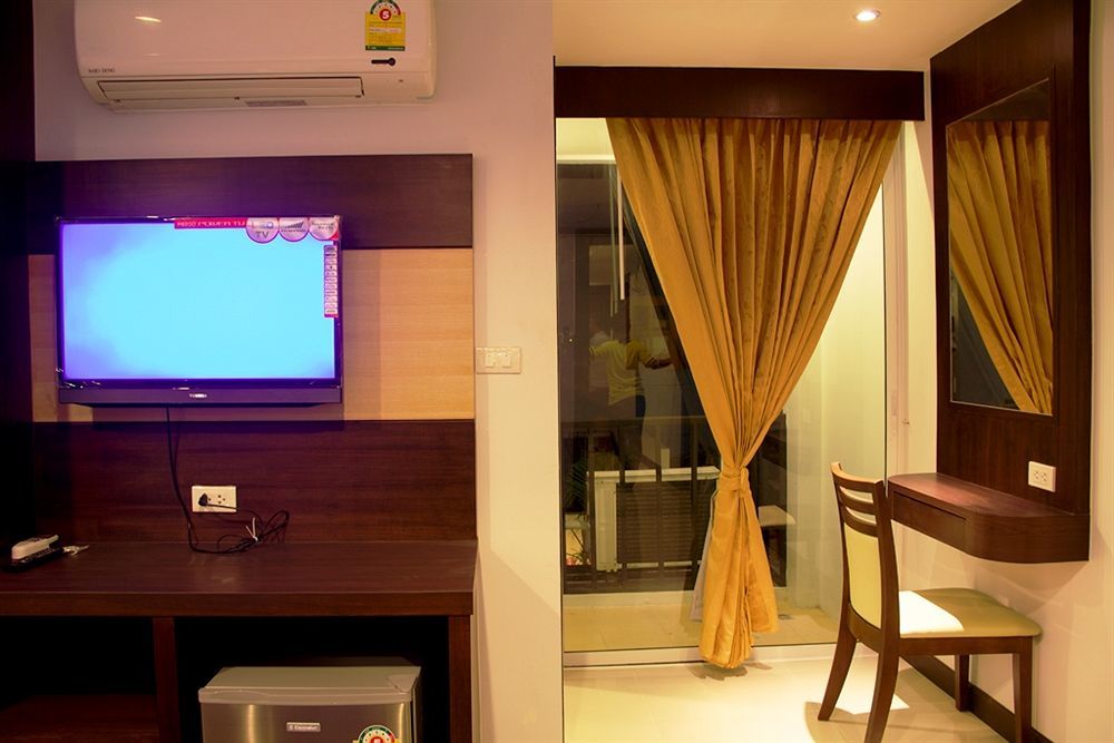 Oyo 373 Mc Ginger House Hotel Patong Buitenkant foto