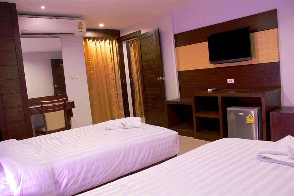 Oyo 373 Mc Ginger House Hotel Patong Buitenkant foto