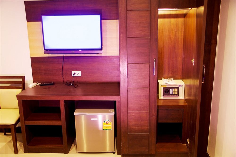 Oyo 373 Mc Ginger House Hotel Patong Buitenkant foto