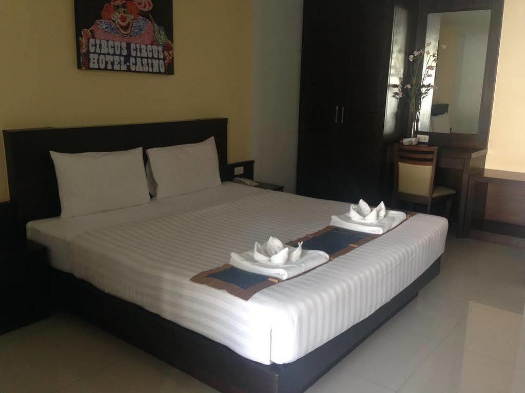 Oyo 373 Mc Ginger House Hotel Patong Buitenkant foto