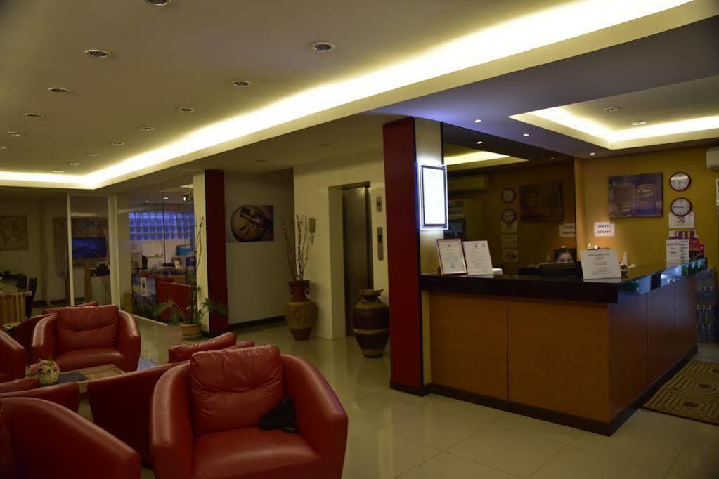 Oyo 373 Mc Ginger House Hotel Patong Buitenkant foto