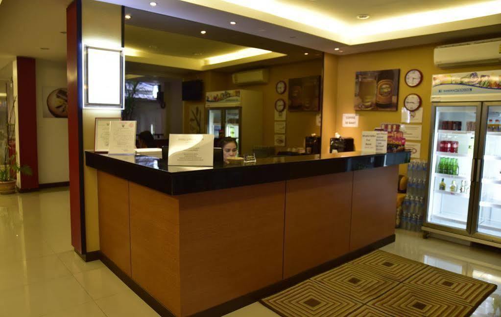 Oyo 373 Mc Ginger House Hotel Patong Buitenkant foto